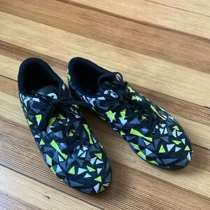 Turf cleats- size 6